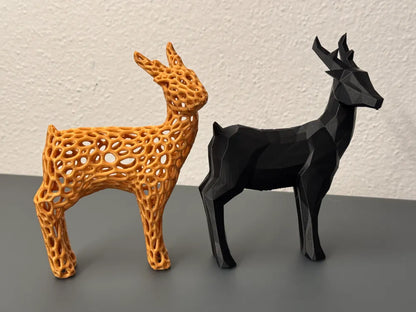 Christmas Deer / Voronoi and Low Poly Style