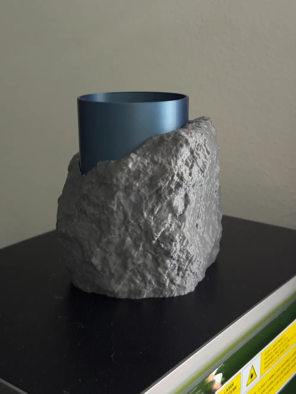Plant Pot Stratum – Nature Meets Modern Design