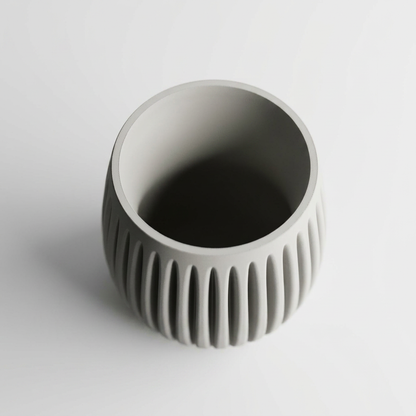 Columna – Structured lines. Organic soul. alternate angle