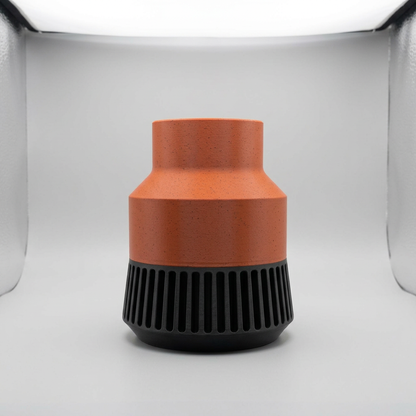 Vareon – Form grounded. Elegance elevated. alternate angle